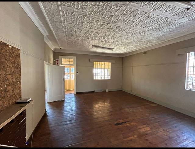 150M² OFFICE TO LET IN DELAREY